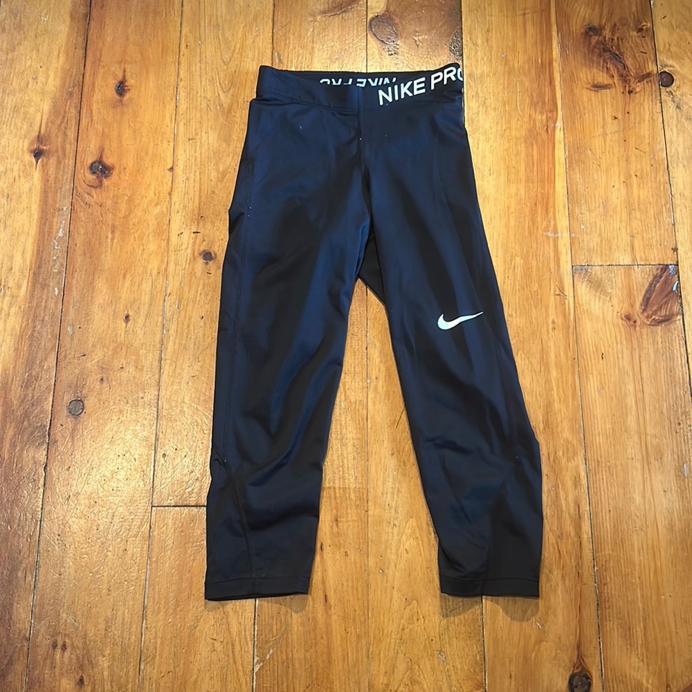 Nike Pro Womens Cropped Leggings